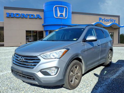 Used 2016 Hyundai Santa Fe SE AWD/4WD image 1