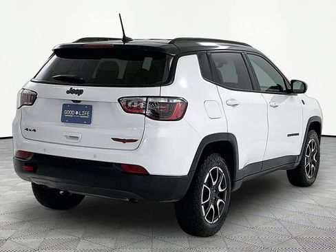 Used 2025 Jeep Compass Trailhawk AWD/4WD image 6