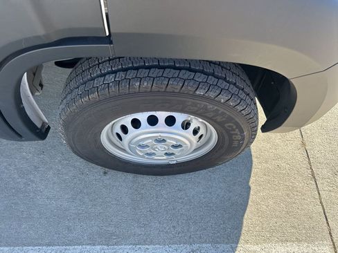 New 2024 RAM ProMaster 2500 w/ Convenience Group image 32