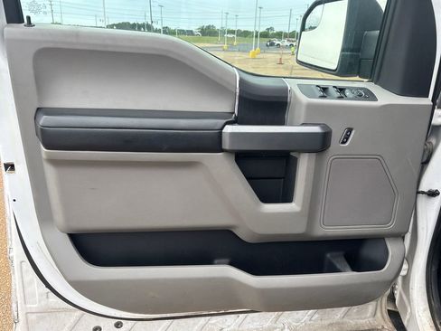 Used 2018 Ford F150 XLT image 7