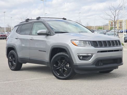 Used 2019 Jeep Compass Altitude AWD/4WD image 2
