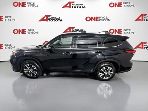 Used 2022 Toyota Highlander XLE FWD image 4