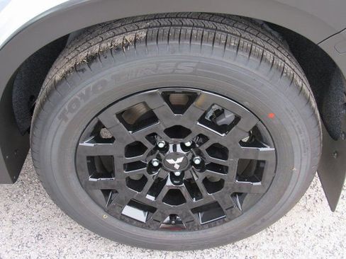 New 2026 Mitsubishi Outlander AWD image 7