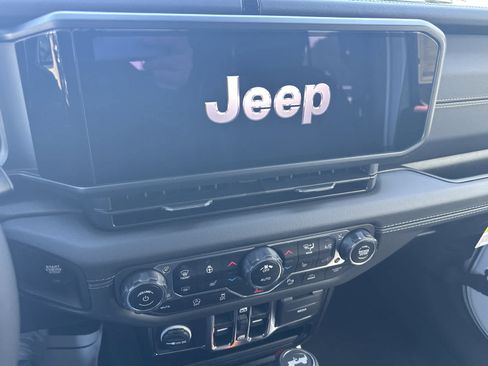 New 2024 Jeep Wrangler Unlimited Sahara w/ Safety Group AWD/4WD image 21