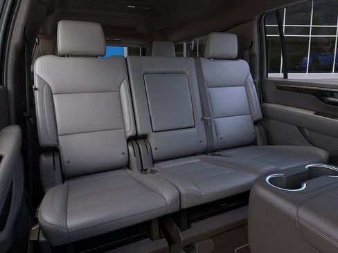 New 2026 Chevrolet Suburban LT AWD/4WD image 17