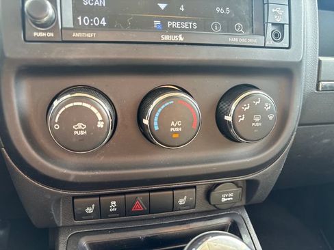 Used 2017 Jeep Patriot Latitude AWD/4WD image 21
