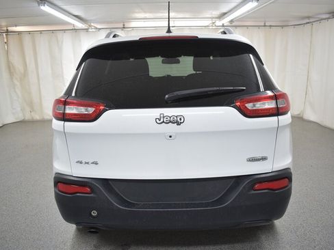 Used 2016 Jeep Cherokee Latitude w/ Cold Weather Group image 6