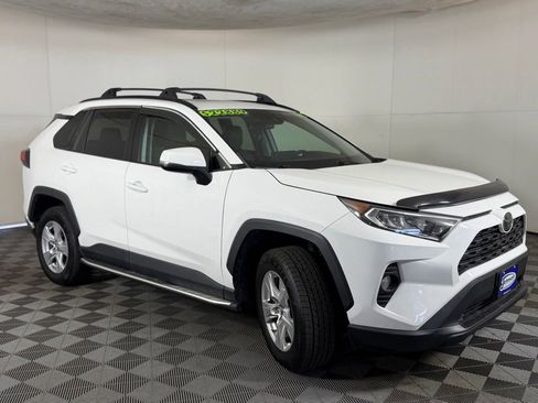 Used 2019 Toyota RAV4 XLE AWD/4WD image 4