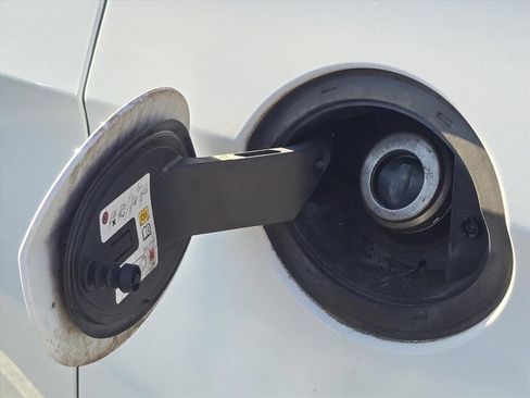 Used 2019 Chrysler Pacifica Touring-L Plus w/ S Appearance Package image 10