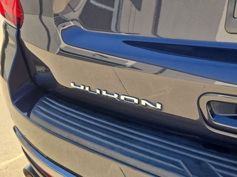 Used 2023 GMC Yukon XL Denali Ultimate image 12