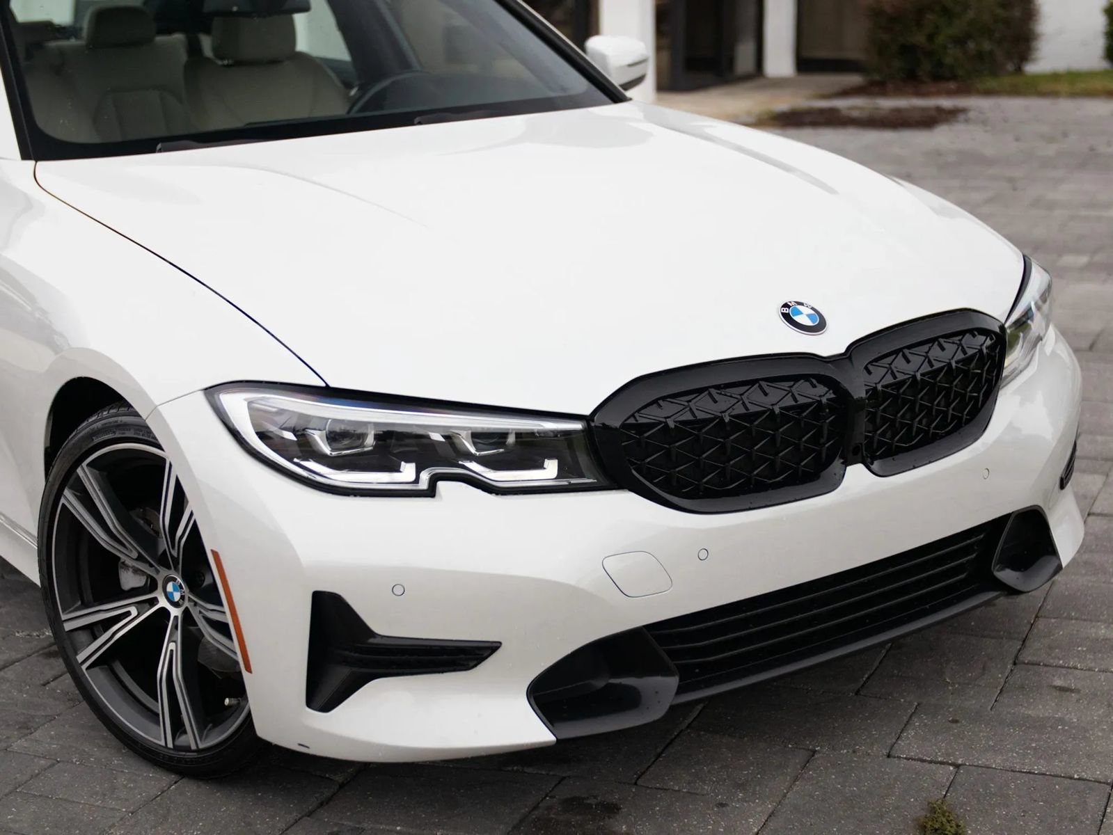 Used 2021 BMW 330i Sedan w/ Convenience Package RWD image 3