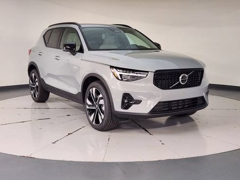 New 2026 Volvo XC40 B5 Ultra w/ Protection Package Premier AWD/4WD image 7