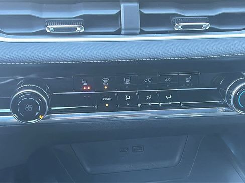 Certified 2025 Chevrolet Equinox LT w/ Safety and Technology Package image 23