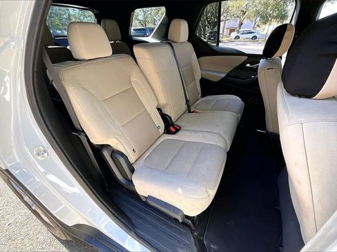 Used 2023 Chevrolet Traverse LS image 22