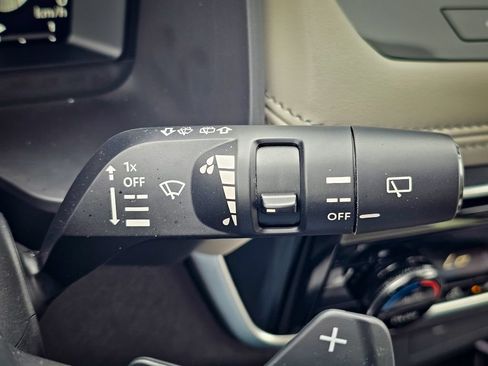 Used 2024 Nissan Rogue SL AWD/4WD image 16