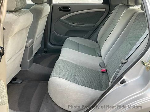 Used 2005 Suzuki Reno S image 8