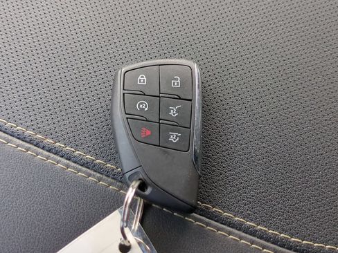 Used 2025 GMC Yukon Elevation AWD/4WD image 30