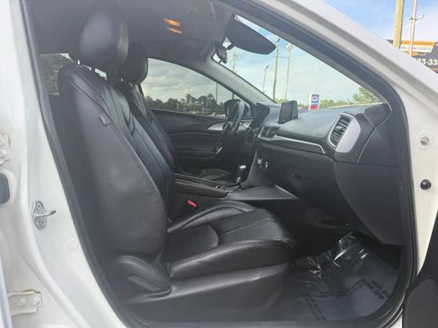 Used 2017 MAZDA MAZDA3 Touring FWD image 17