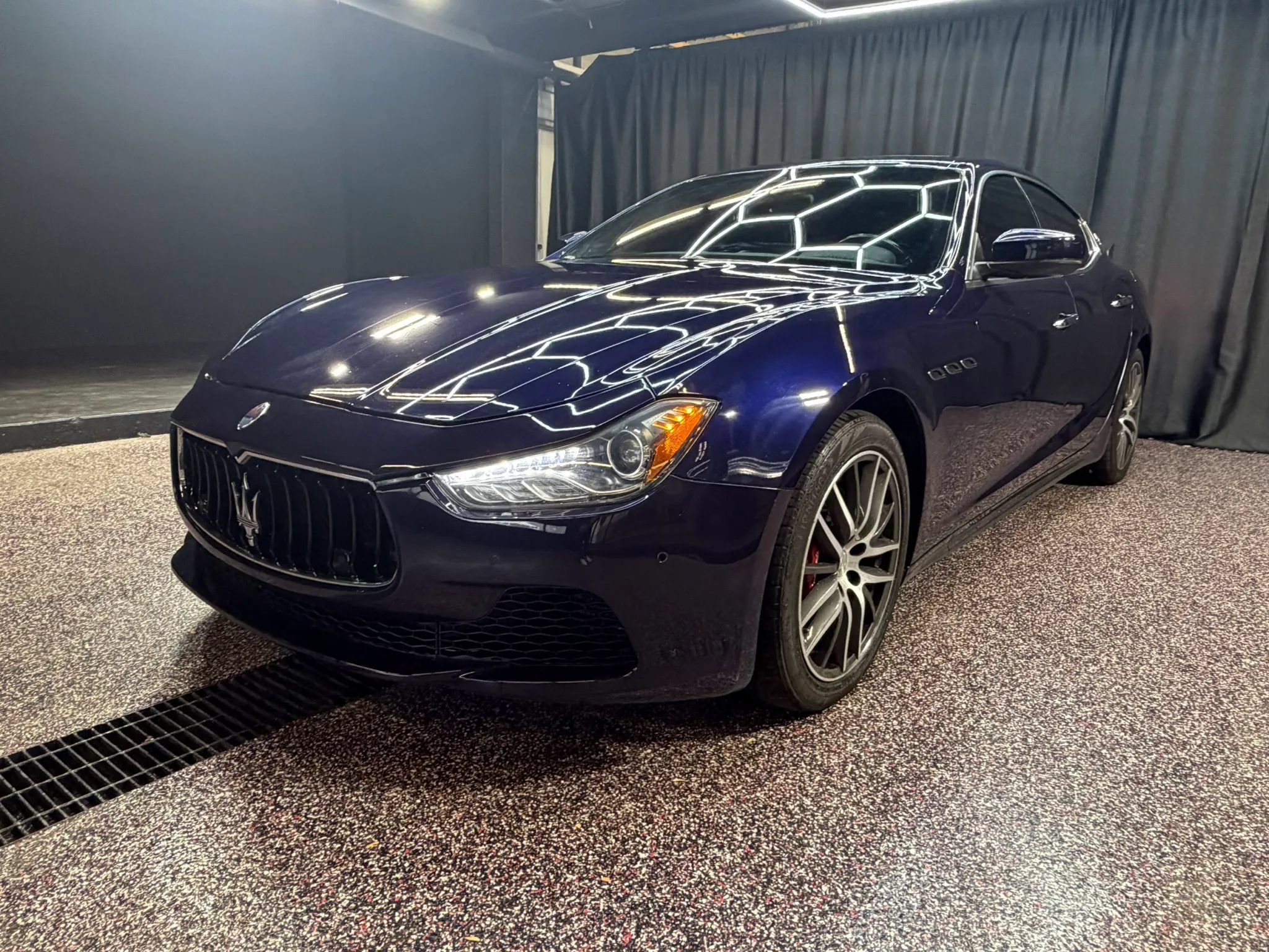 Used 2017 Maserati Ghibli S Q4 AWD/4WD image 3