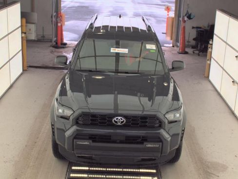 Used 2025 Toyota 4Runner TRD Off-Road image 3