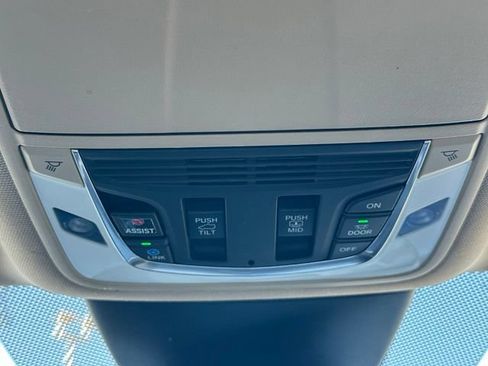 Used 2022 Acura MDX w/ Technology Package AWD/4WD image 36