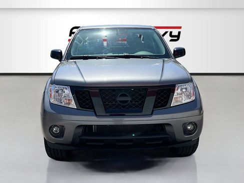 Used 2021 Nissan Frontier SV w/ Midnight Edition Floor Mats RWD image 2