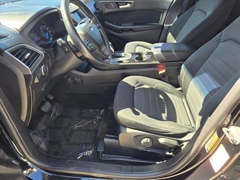 Used 2017 Ford Edge SE image 15