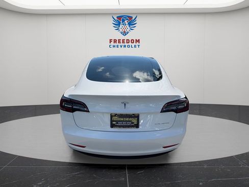 Used 2022 Tesla Model 3 Long Range AWD/4WD image 5