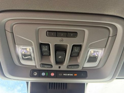 Used 2025 GMC Sierra 1500 Denali w/ Denali Reserve Package AWD/4WD image 25