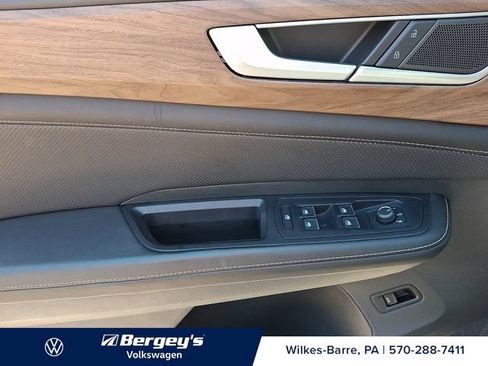 Certified 2025 Volkswagen Atlas SE AWD/4WD image 16