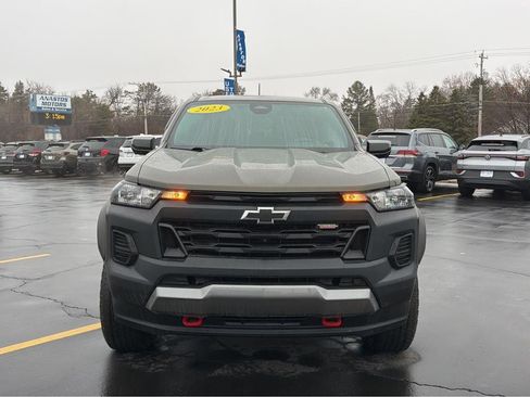 Used 2023 Chevrolet Colorado Trail Boss w/ Technology Package image 2