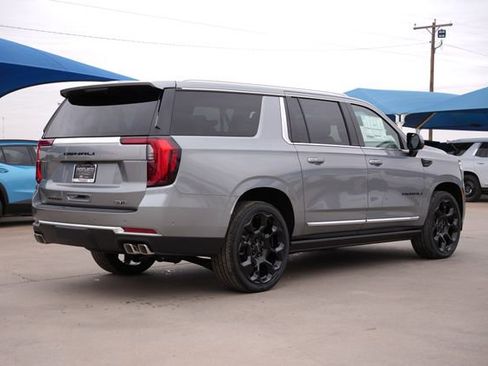 New 2026 GMC Yukon XL Denali w/ Denali Reserve Package AWD/4WD image 4