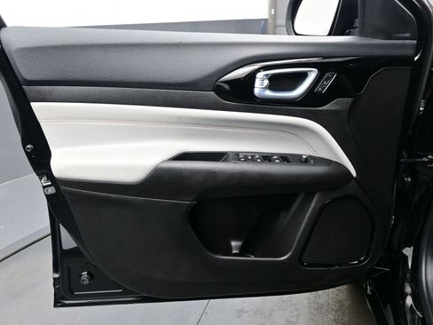 Used 2025 Jeep Compass Limited w/ Elite Group image 9