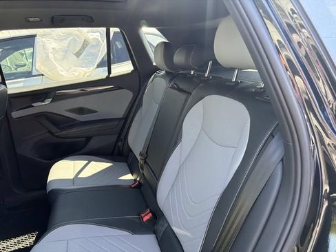 New 2026 Volkswagen Tiguan SE R-Line FWD image 12