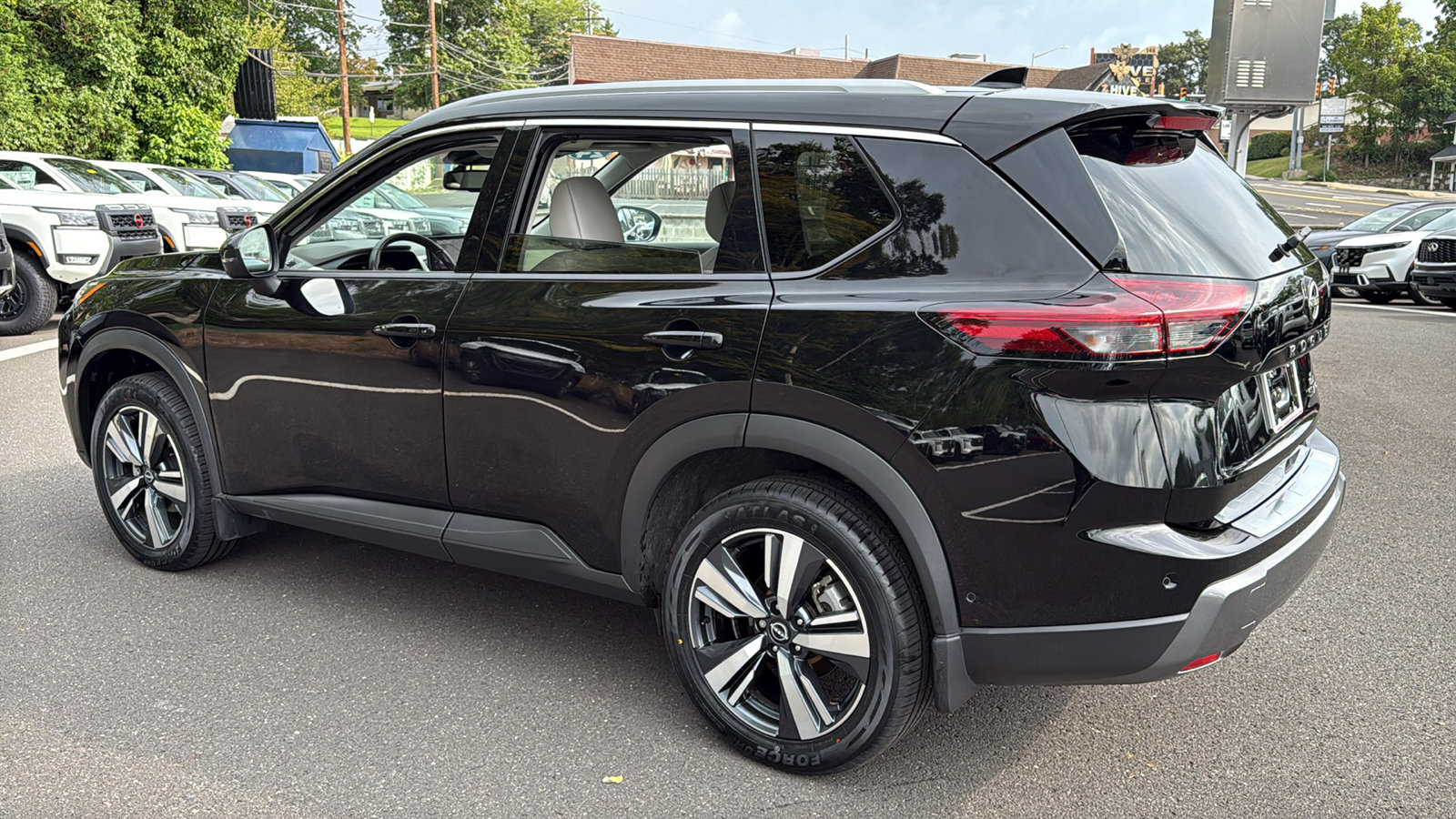 Certified 2024 Nissan Rogue SL w/ SL Premium Package AWD/4WD image 23