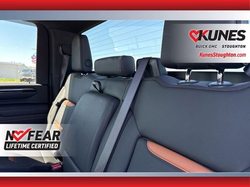 Used 2025 GMC Sierra 2500 AT4 AWD/4WD image 36
