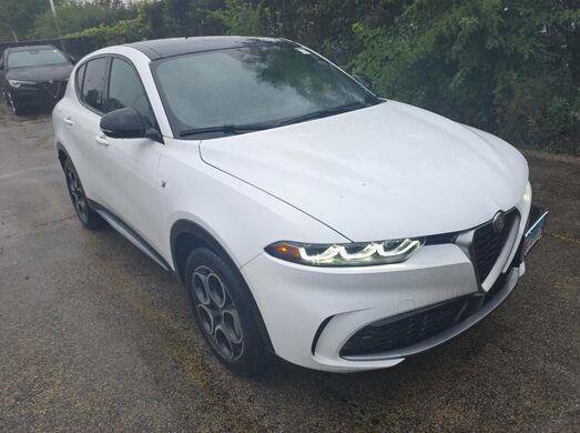 Used 2024 Alfa Romeo Tonale Ti w/ Premium Interior Package AWD/4WD image 1