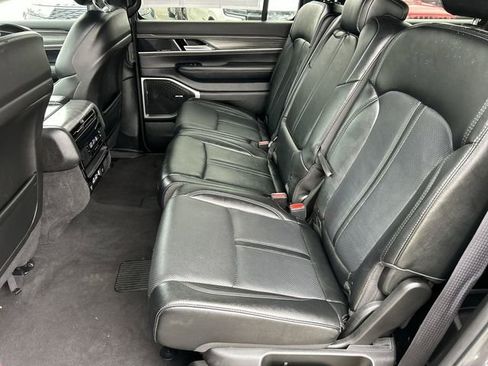Certified 2024 Jeep Wagoneer L Series III w/ Flexible Seating Group AWD/4WD image 17