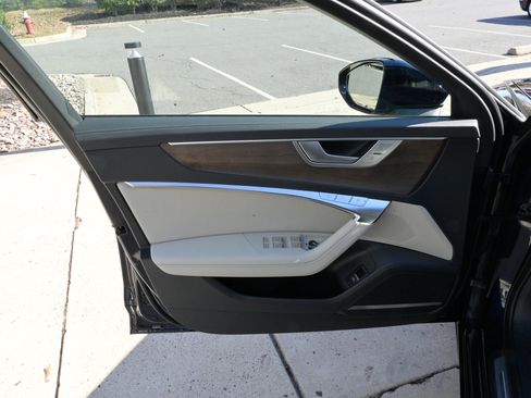 Used 2025 Audi A6 Premium Plus image 17