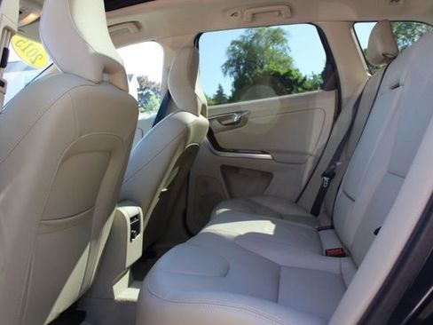 Used 2015 Volvo XC60 T6 w/ Proximity Package AWD/4WD image 23