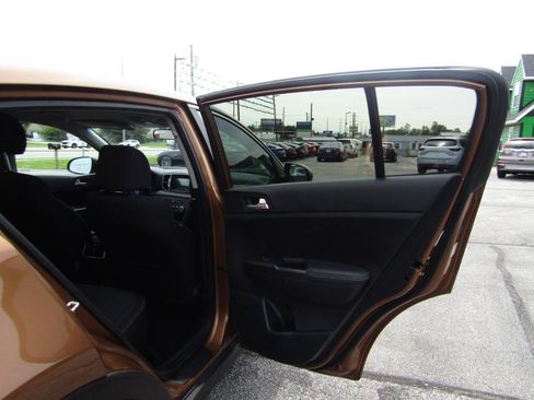Used 2019 Kia Sportage LX FWD image 19