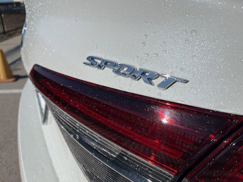 Used 2025 Honda Civic Sport image 9