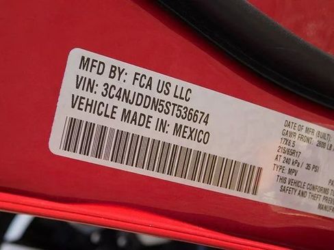 Used 2025 Jeep Compass Trailhawk image 24