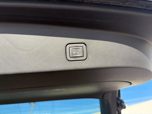 Used 2026 Cadillac Lyriq Signature Luxury w/ Nappa Leather Package AWD/4WD image 18