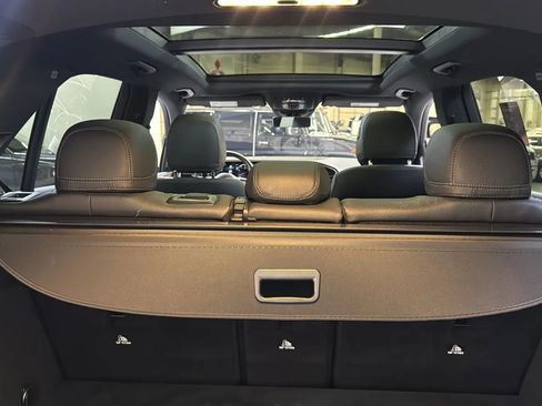 Used 2023 Mercedes-Benz GLE 450 4MATIC w/ AMG Line Exterior image 32