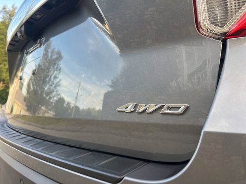 Used 2022 Ford Explorer XLT w/ Equipment Group 202A image 9