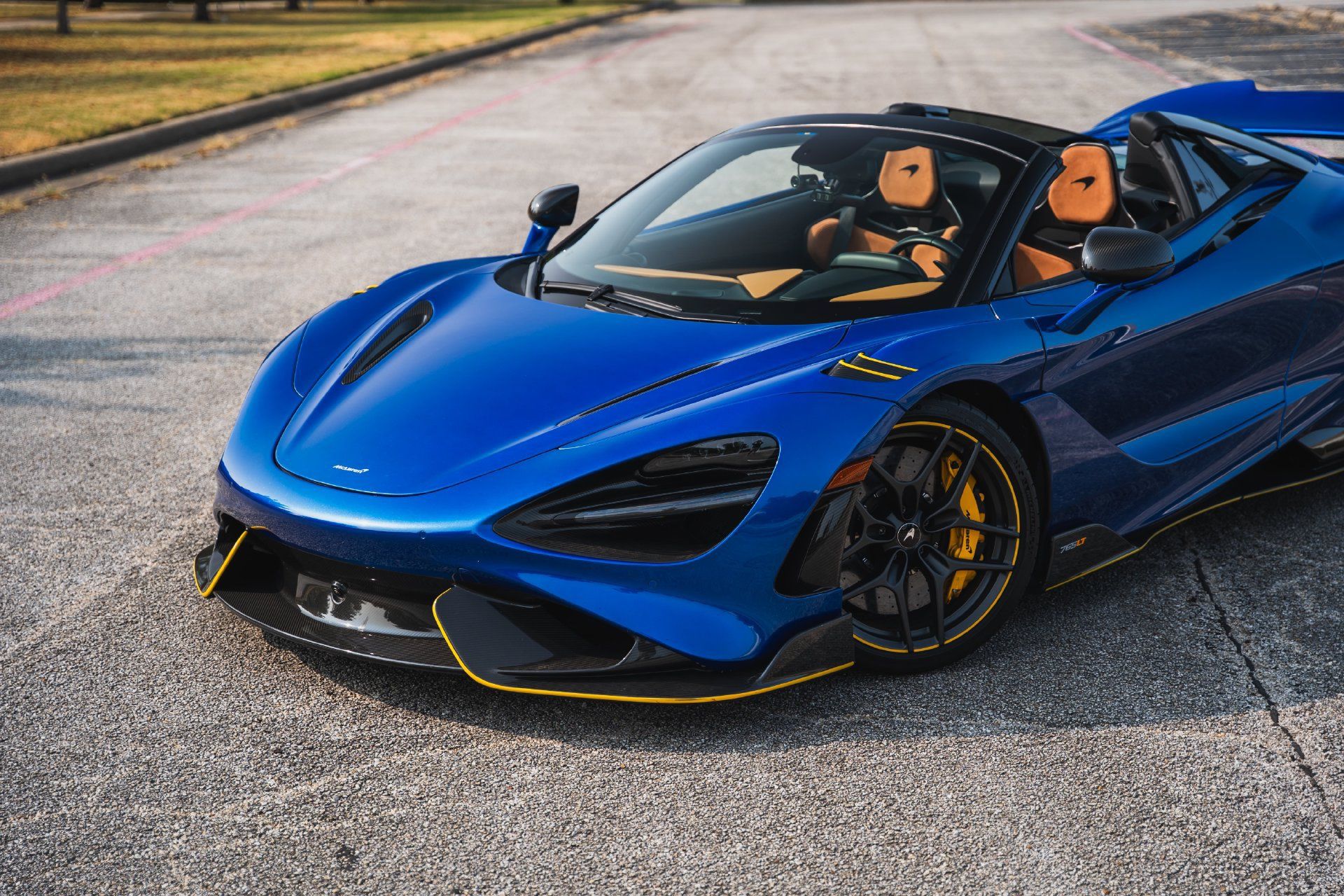 Used 2022 McLaren 765LT RWD image 6