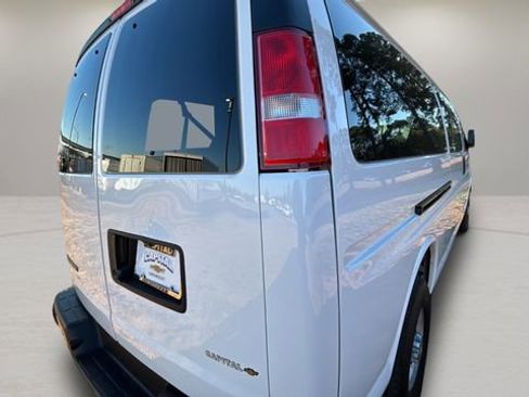Used 2024 Chevrolet Express 3500 LT w/ LT Preferred Equipment Group image 32