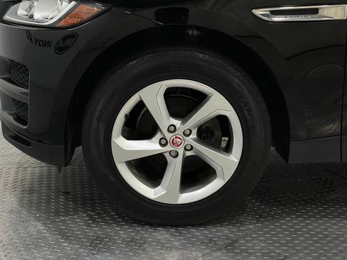 Used 2020 Jaguar F-PACE Premium image 36
