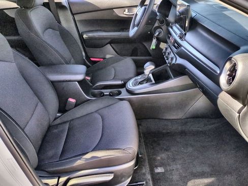 Used 2024 Kia Forte LXS w/ LXS Technology Package image 26
